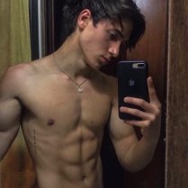 juan santiago, 20 añosQuilmes, Argentina