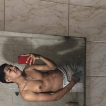 Gabriel, 25 añosLos Dos Caminos, Venezuela